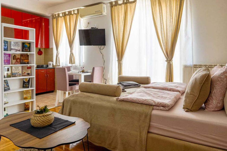 LUX REGINA 2 | Belano