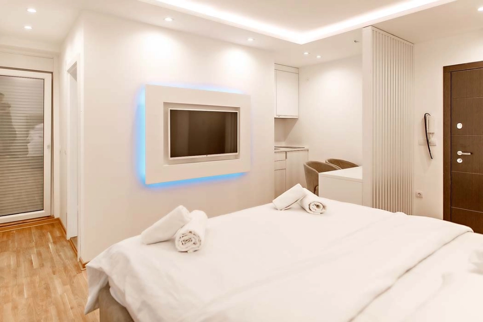 WHITE 2 | Belano
