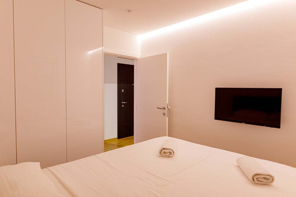 WHITE 4 | Belano