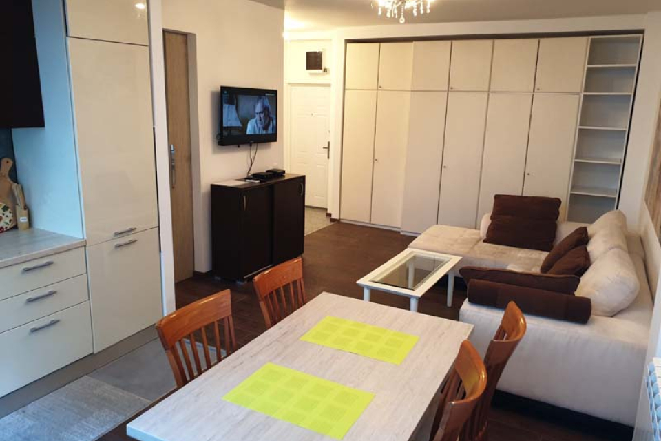 KRALJA PETRA | Belano