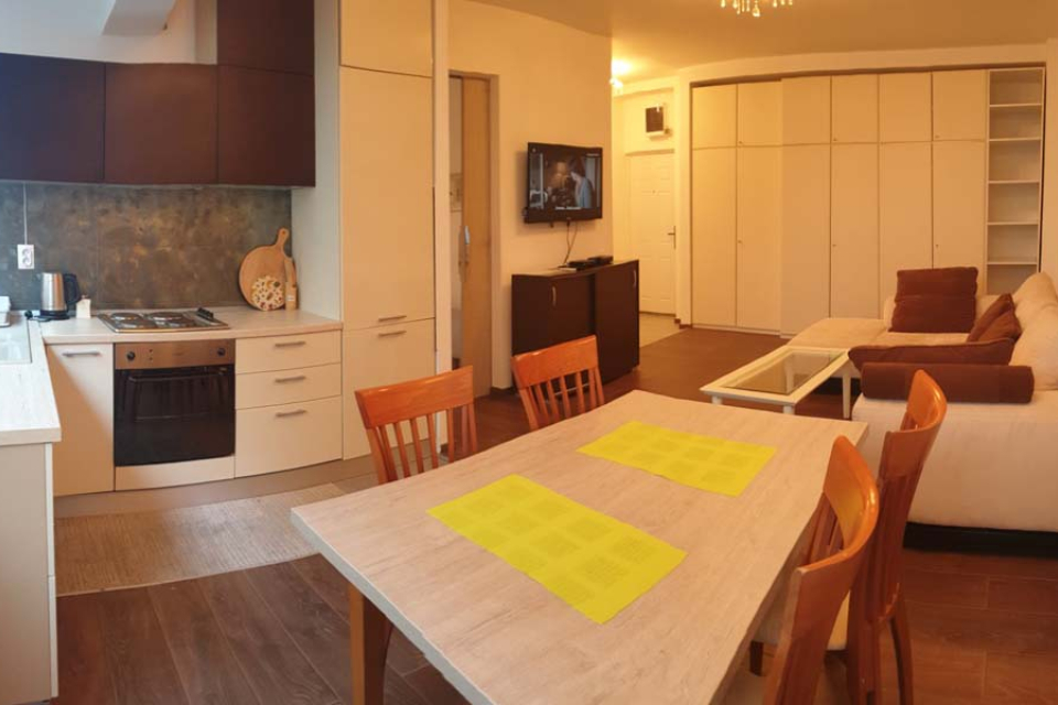 KRALJA PETRA | Belano