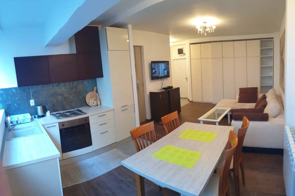 KRALJA PETRA | Belano